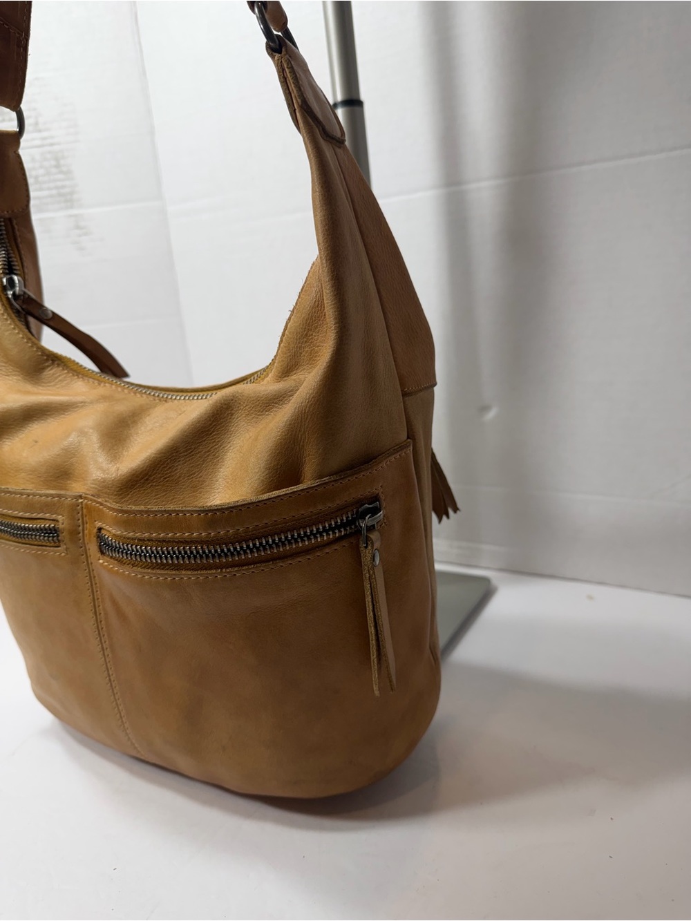 Latico USA  Tan Leather crossbody Bag - Picture 2 of 6
